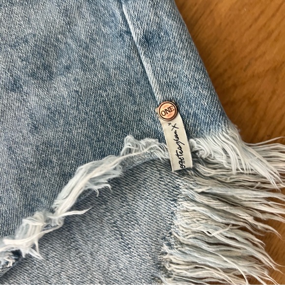 One Teaspoon Outlaws Raw Edge Jean Shorts 32 - Picture 3 of 10